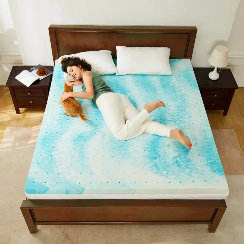Memory Foam Mattress Cover offers a combination of comfort, cooling properties
